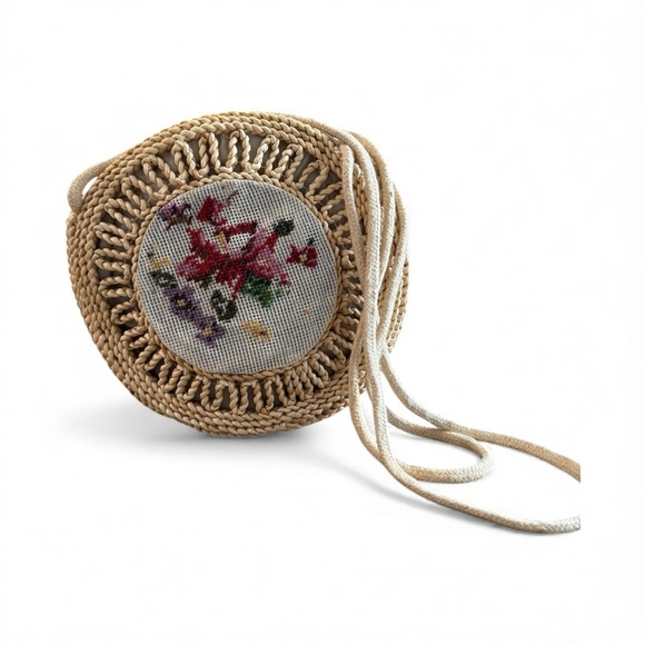 Vintage Floral Embroidered Straw Round Bag - Picture 3 of 8
